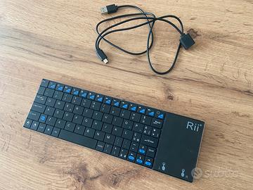 Tastiera Rii Mini i12 con mouse touchpad