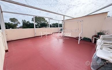 Trilocale su due livelli con ampia terrazza