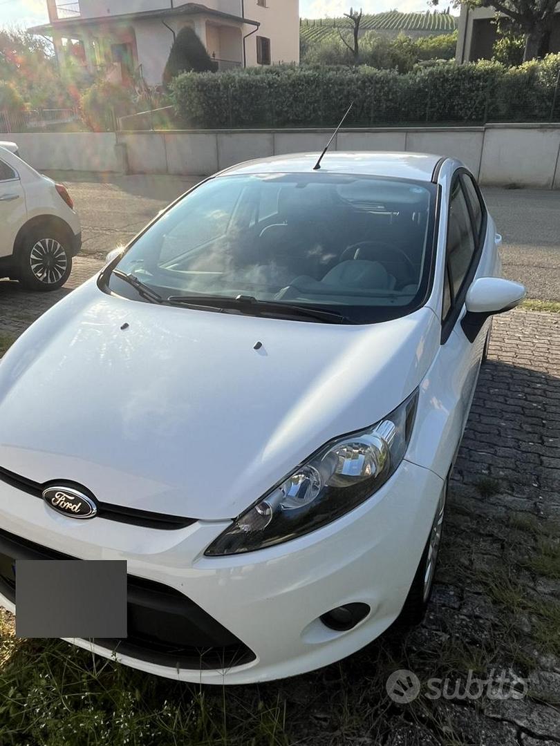 Ford Fiesta 2011 photo 4