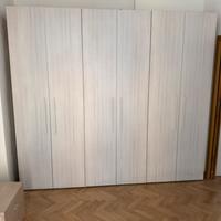 Armadio molto capiente 6 ante