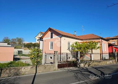 CASA INDIPENDENTE A IVREA