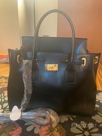 Borsa carpisa nera lucida elegante nuova