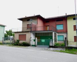 CASA A SCHIERA CON GIARDINO RECINTATO DI 200 MQ