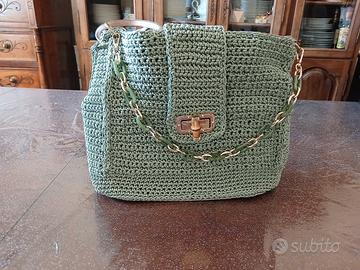 Borsa vintage ricamata a  mano