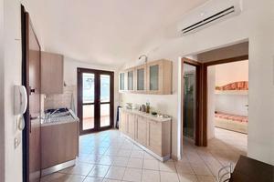 Trivano arredato con ingresso indipendente, terraz