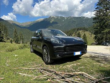 Porsche cayenne Approved