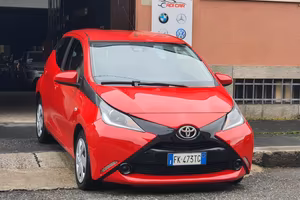 TOYOTA Aygo 1.0 VVT-i 69 CV 5p. x-cool TSS