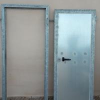 PORTA IN ACCIAIO ZINCATO