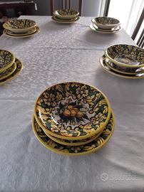 set servizio di piatti in ceramica decorato pezzi 