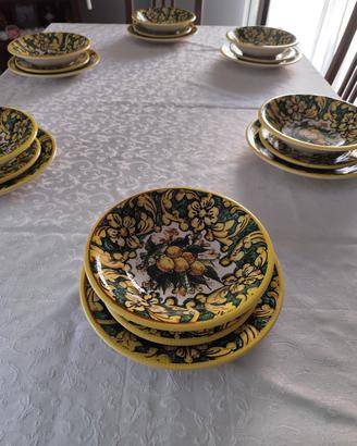 set servizio di piatti in ceramica decorato pezzi 
