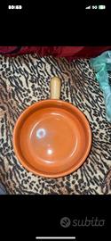 Tegame casseruola in terracotta con manico