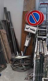 Cartelli Stradali - Divieto di Sosta