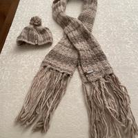 Sciarpa e Cappello in lana Murphy & Nye