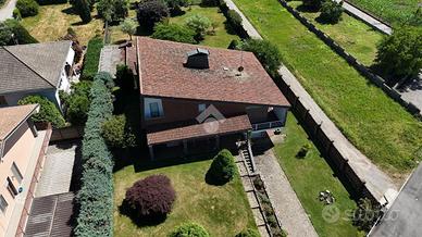 VILLA SINGOLA A CAMERI