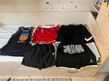 4 pantaloncini e una canotta