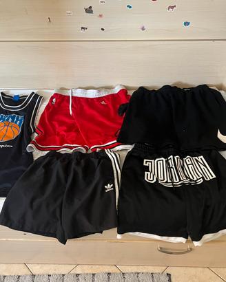 4 pantaloncini e una canotta
