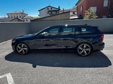 Volvo v60 d4 r design uniproprietario