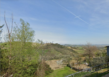Casa con giardino a montebello di bertona