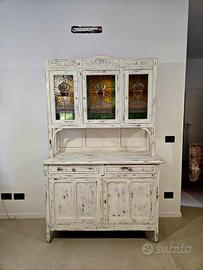 Credenza Shabby Chic con Vetrate Liberty 