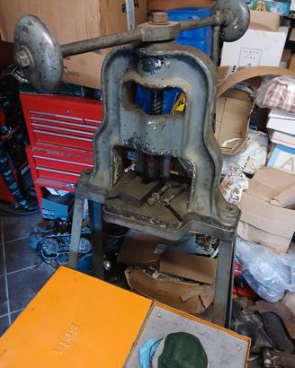 pressa manuale per officina 
