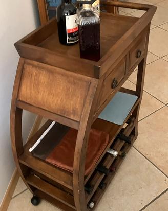 Carrello in legno per liquori