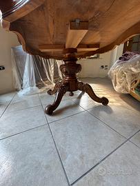 Tavolo in legno antico