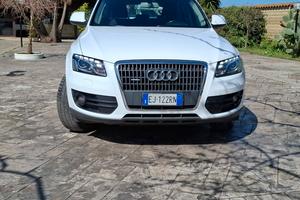 Audi Q5  anno  2011 2.0 4x4 143 cv.