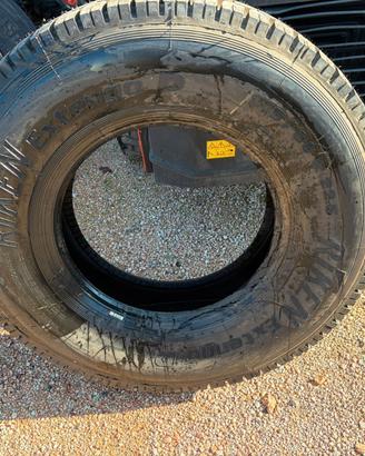 G15 - Gomme per camion di varie misure