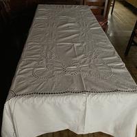 Tovaglia vintage in cotone e intaglio