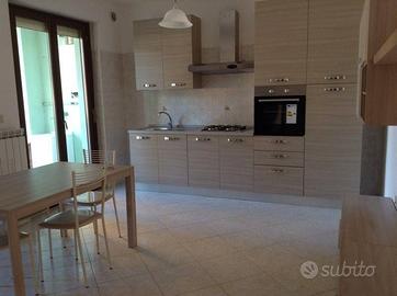 Rif.a117-bilocale arredato nuovo con garage e post