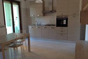 Rif.a117-bilocale arredato nuovo con garage e post