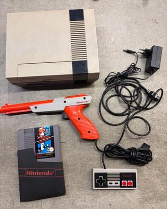 Console Nintendo NES con Zapper e Doppio Gioco