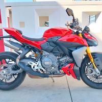 Ducati Streetfighter V2 S