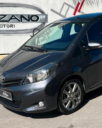 TOYOTA YARIS 1.4 D 5 PORTE LOUNGE 2014