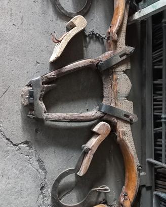 Giogo antico in legno