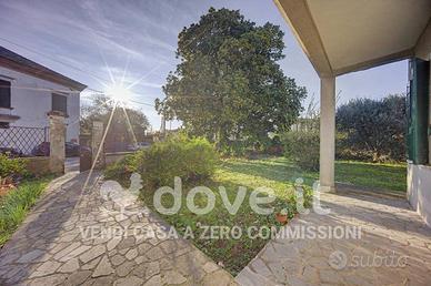 Villa di 240 m² con più di 5 locali a Conselve