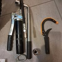chiave ruote auto+chiave filtro olio +ingrassatore