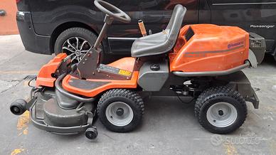 Trattorino Husqvarna Raider 15v2