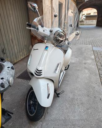 Vespa Gts 300 super