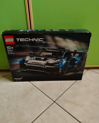 lego technic 42123  McLaren senna gtr 