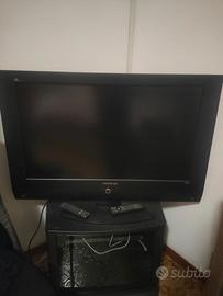 Televisore e soprammobile tv