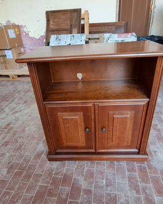 mobiletto porta TV con ruote