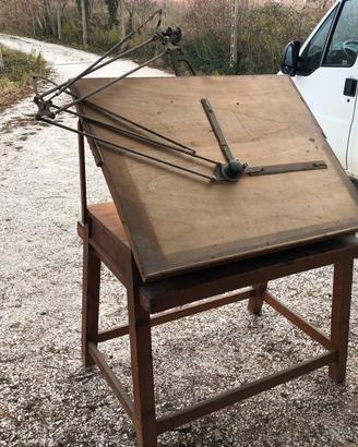 Vecchio tecnigrafo geometra vintage