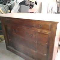 cassettiera con piano in marmo