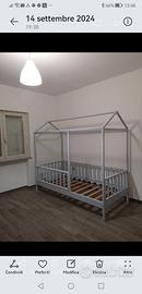 Letto montessori a baldacchino