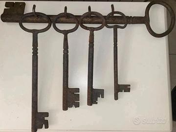 Set di chiavi antiche in ferro battuto – Stile vin