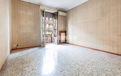 TRILOCALE DI 93MQ,DOPPIA ESPOSIZIONE,CON TRE BALCO