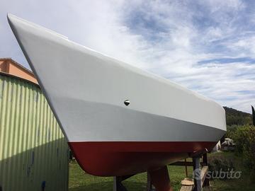 Barca a vela pronta per navigare