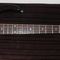 basso elettrico Peavey MilestoneBXP tipo Precision