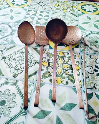 set  5 utensili vintage da cucina in rame 